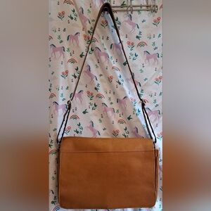 EUC Piel Tan Leather Business Professional Briefcase Padded Messenger Flap Bag